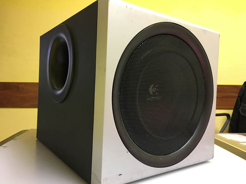 сабвуфер logitech z2300, logitech 2.1 z2300, аудиосистема logitech z2300, logitech z2300, колонки логитек z2300