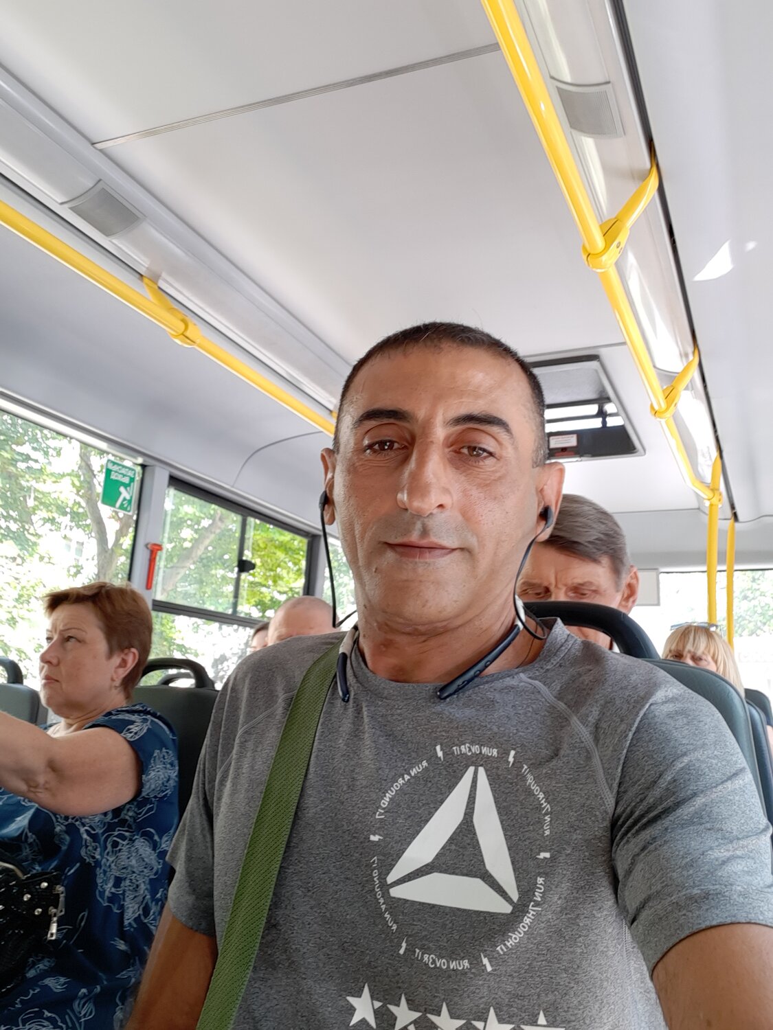 Михаил Юрьевич Б.