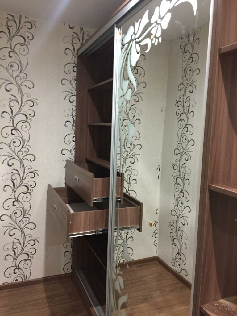 шкаф купе с пескоструем, шкаф-купе в прихожую с пескоструем, шкаф-купе в прихожую с зеркалом и пескоструем, шкаф купе с узорами, шкаф купе
