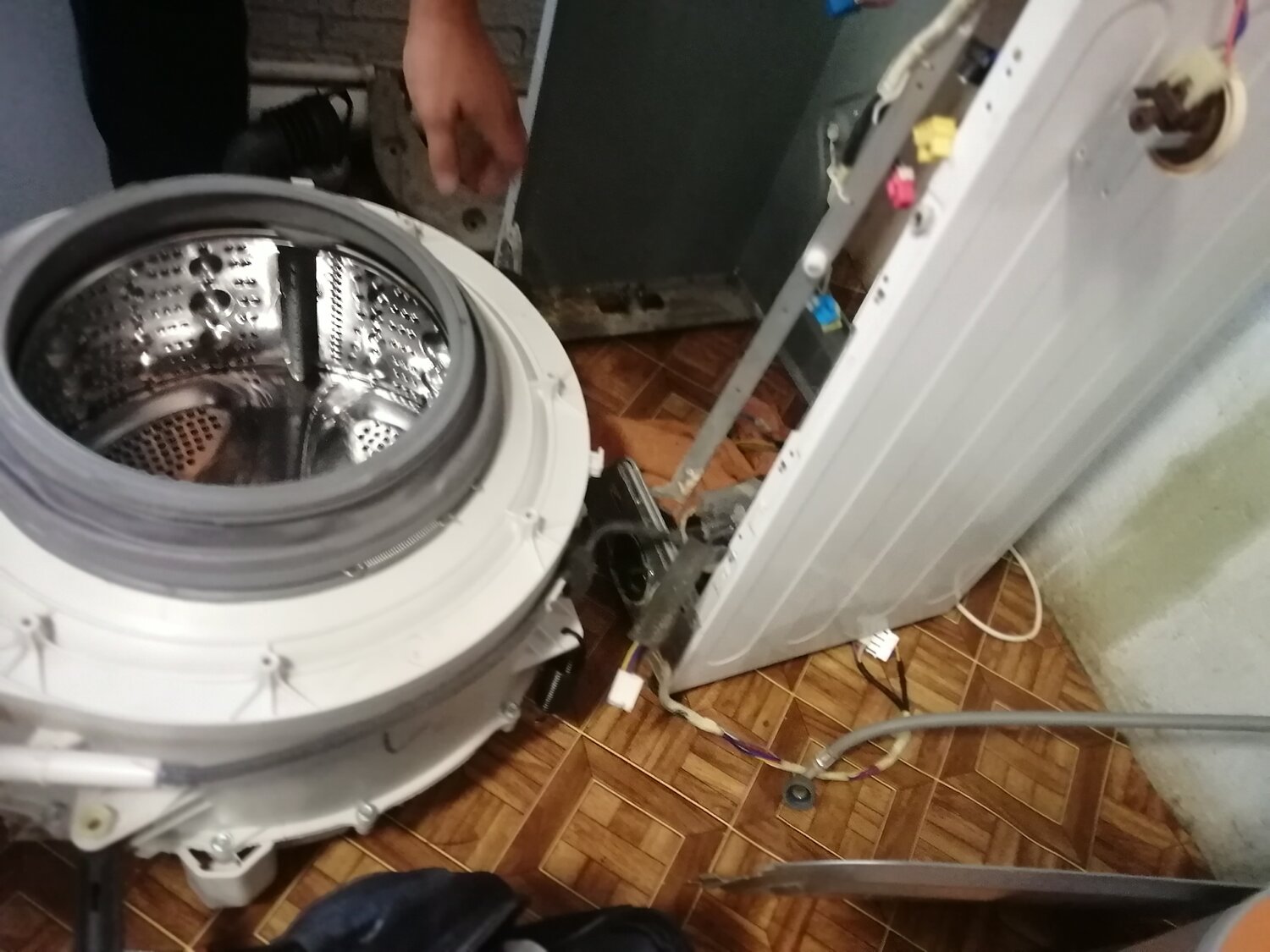 разборный бак стиральной машины indesit, бак стиральной машины indesit 7кг, бак стиральной машины канди, стиральная машина, бак стиральной машины indesit wise 10