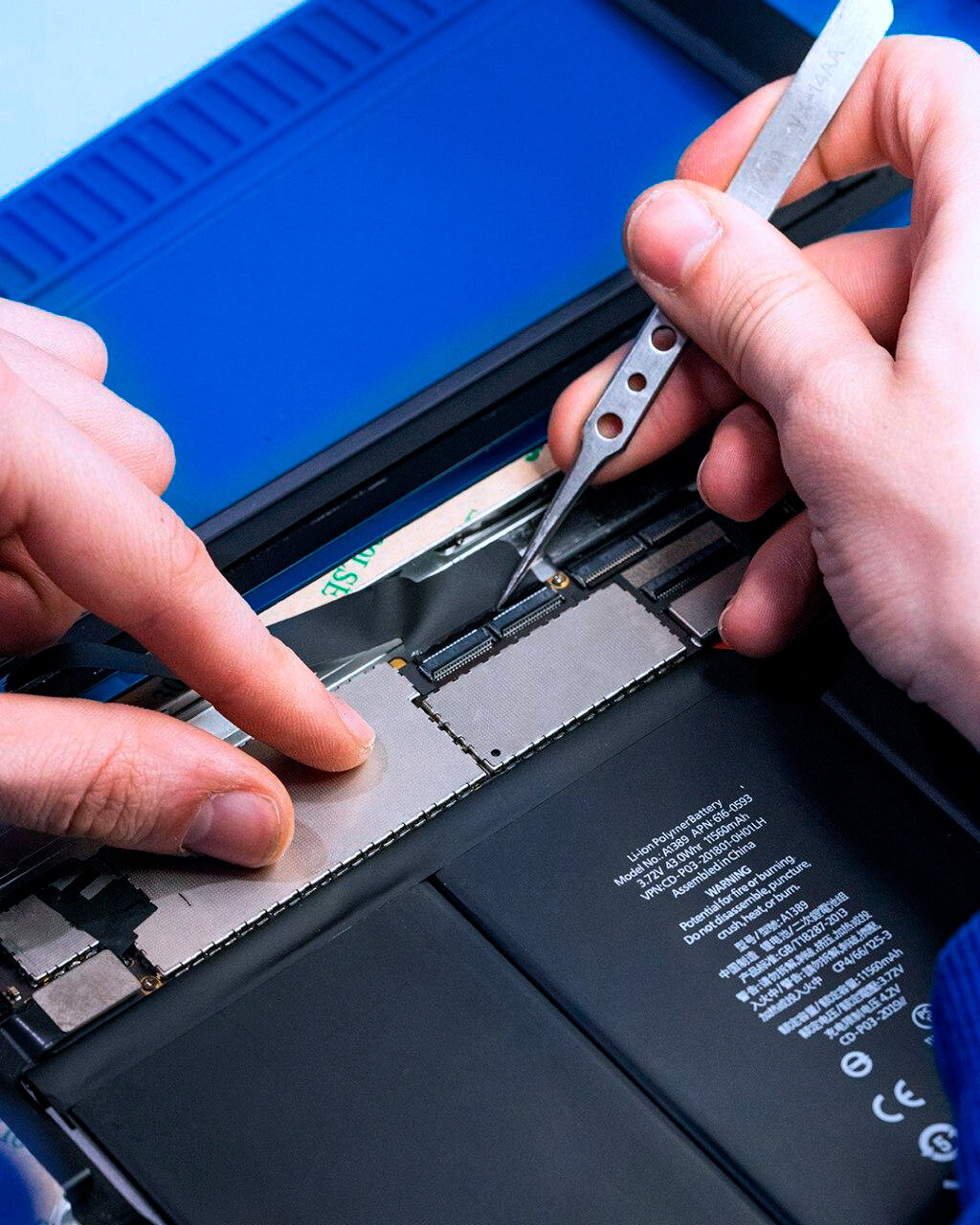 ipad 4 mini disassembly, восстановление планшета, снятие крышки на ноутбуке, техника, выпрямление корпуса планшета