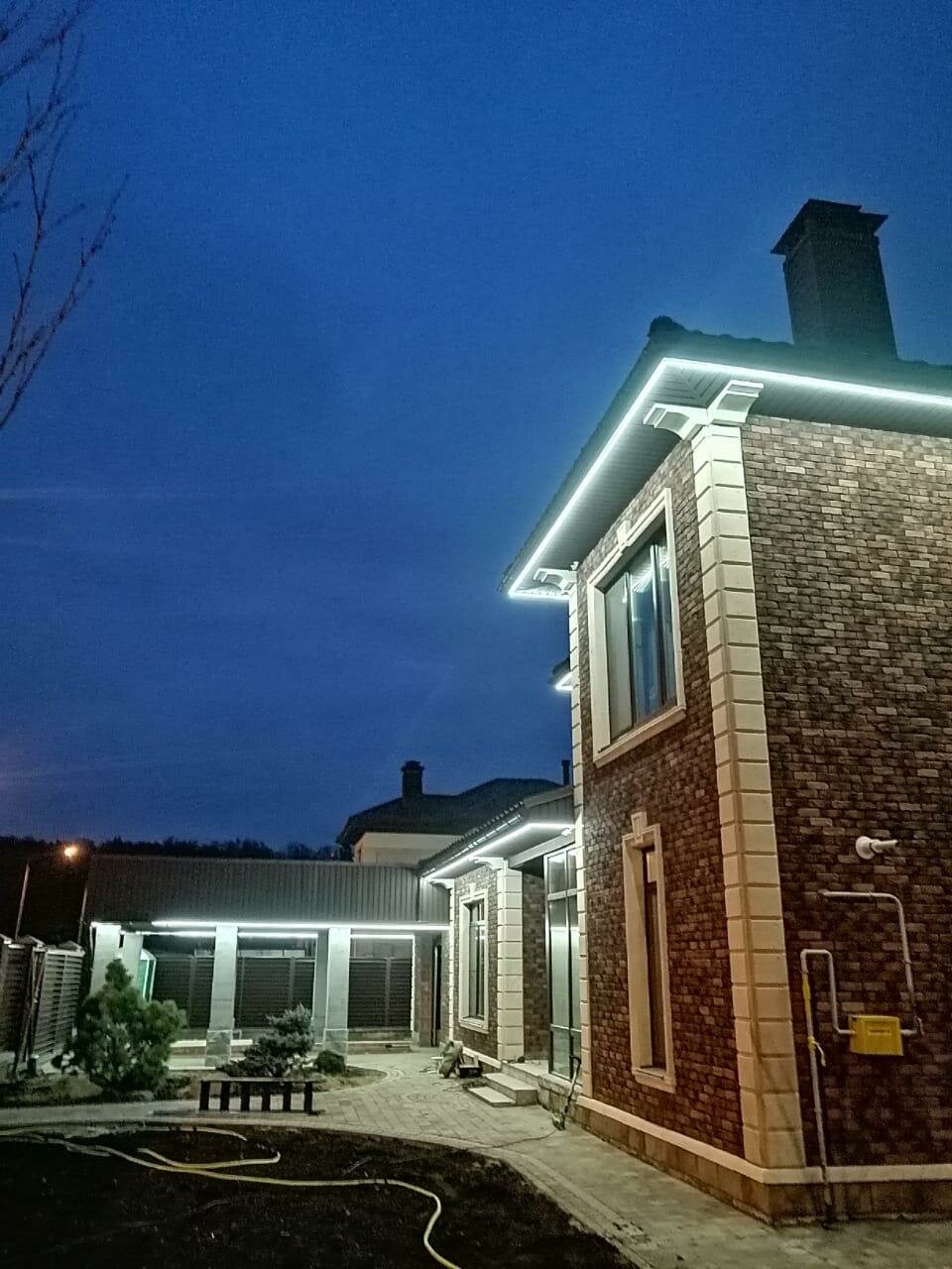 коттедж, загородный дом, освещение фасада дома, дом, подсветка фасада дома