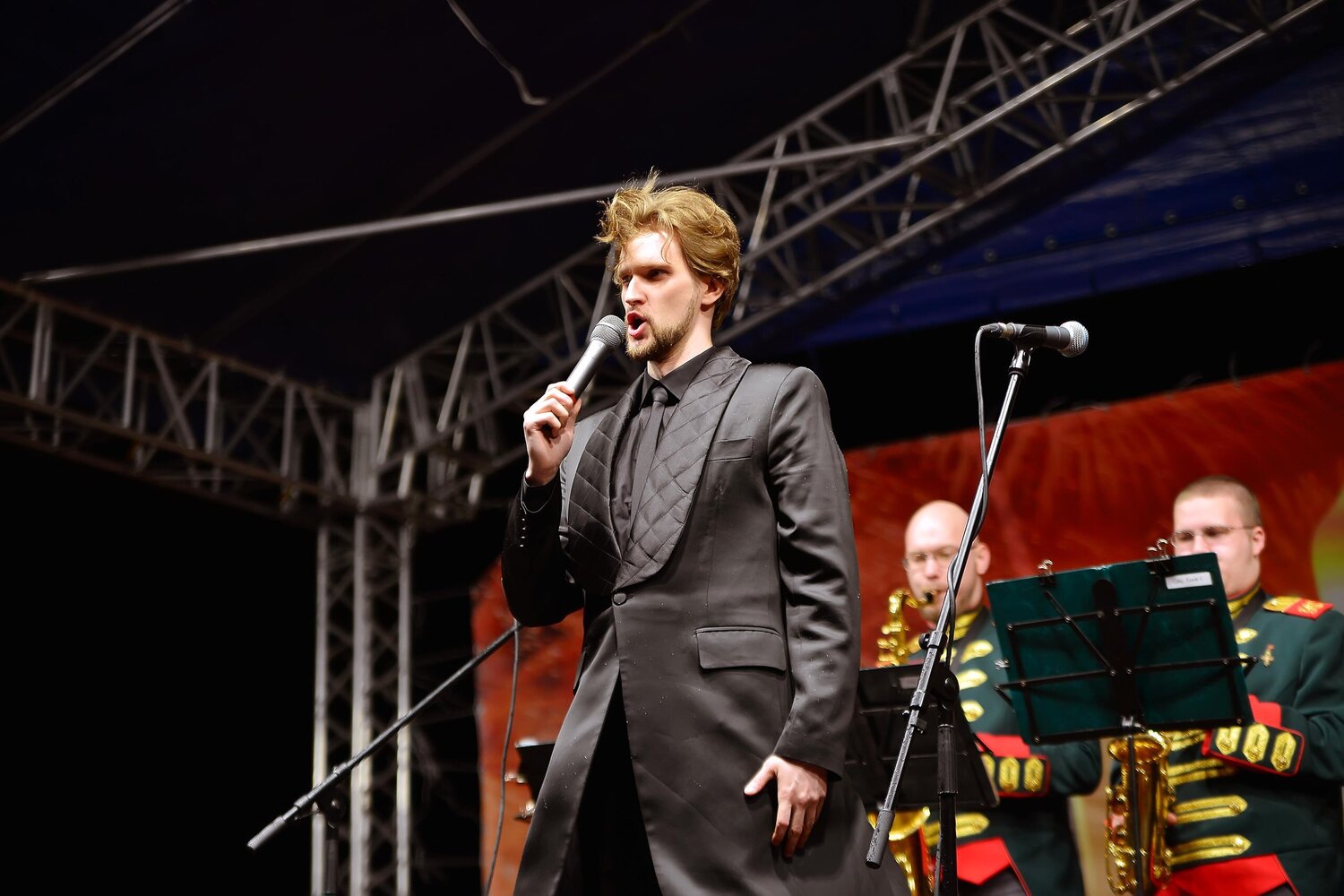 человек, люди, би-2 концерт в спб, концерт, эстрада