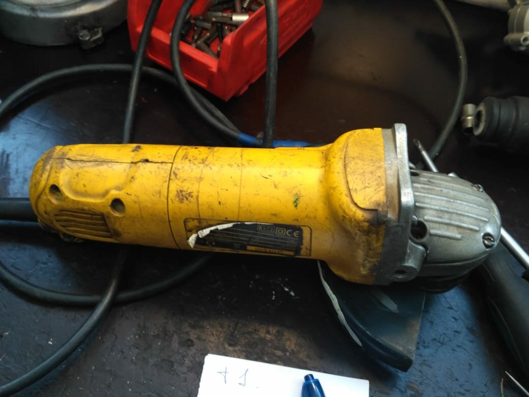 ушм dewalt d28154kv, 1200 вт, 125 мм, ушм dewalt d28130, dewalt 4032 болгарка, dewalt 65510 болгарка, болгарка dewalt d28130-qs