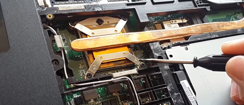 оперативная память для ноутбука, видеокарта внутри ноутбука toshiba, asus k52d видеокарта, ноутбук, планки оперативной памяти для ноутбука мси cx640