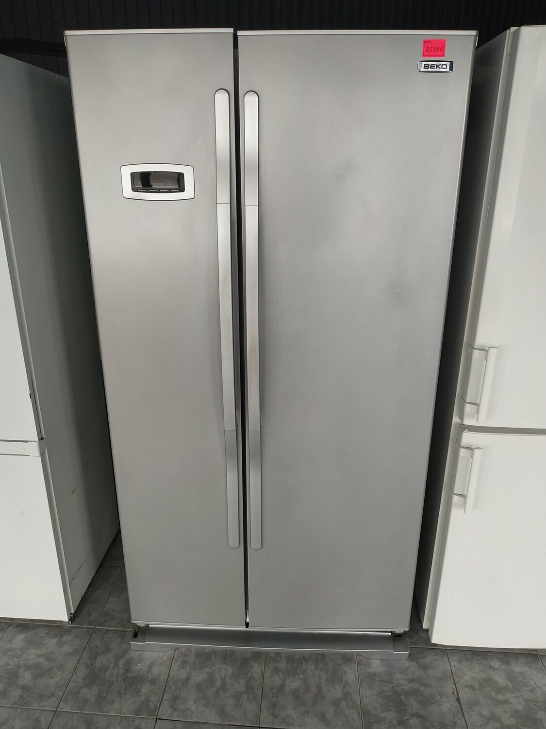 холодильник, бытовая техника, холодильник бу, холодильник (side-by-side) samsung rs64r5331b4 в интерьере, холодильник двухдверный