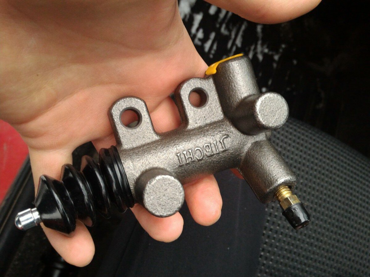 рабочий цилиндр сцепления ваз 2110, цилиндр сцепления лифан бриз, главный цилиндр сцепления, lifan breez цилиндр сцепления, geely 3160131006 цилиндр сцепления рабочий