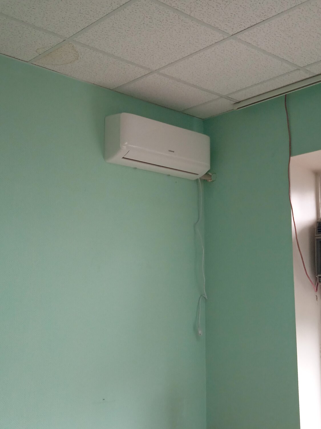 кондиционер, кондиционеры сплит системы, напольно-потолочный кондиционер lanzkraft llu-100z/llo-100z, системы кондиционирования, кондиционер монтаж