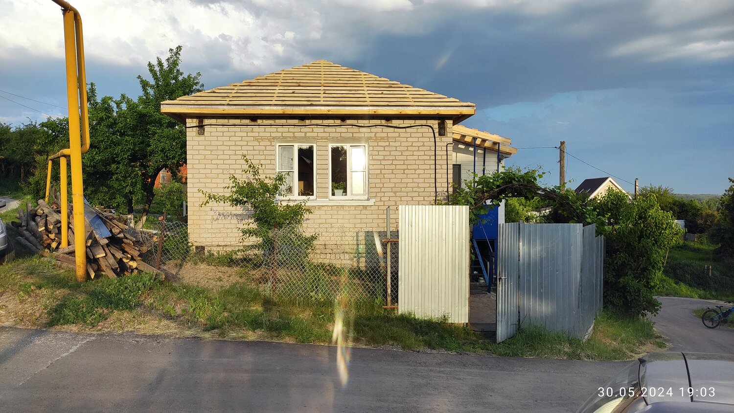 дом в селе, домов, загородный дом, дом в пригороде, дачный дом