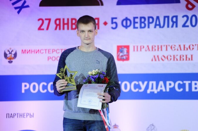 Роман Кезин