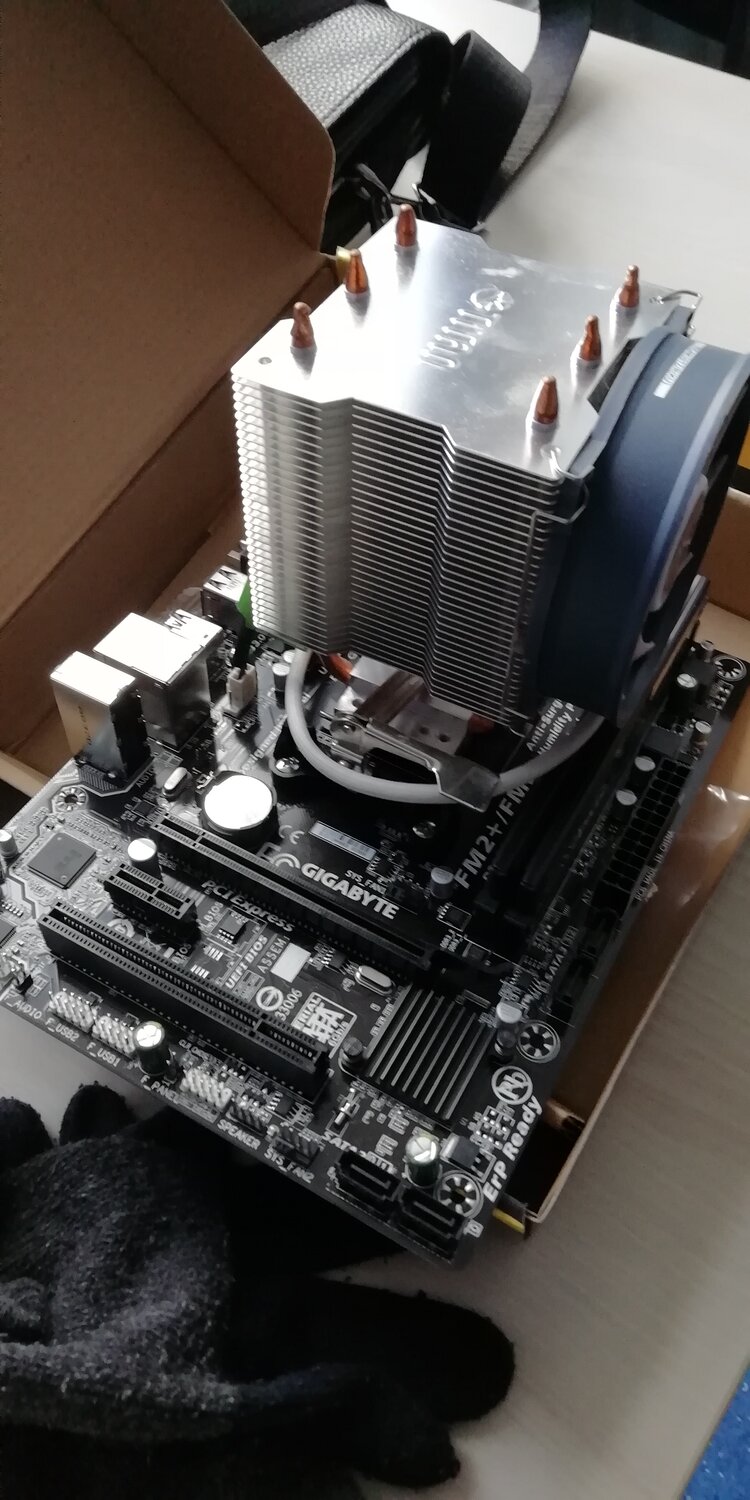 материнская плата ga-970a-ds3 крепление башенного кулера, кулер deepcool gammaxx 400 на материнской плате, deepcool gammaxx 200t для материнки asrock 450m, материнская плата, be quiet pure rock slim bk008 am4
