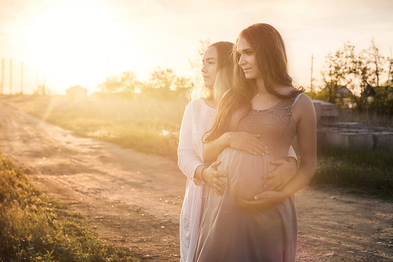 девушка, женщина, мама с дочкой в поле, семейная фотосессия, фотограф