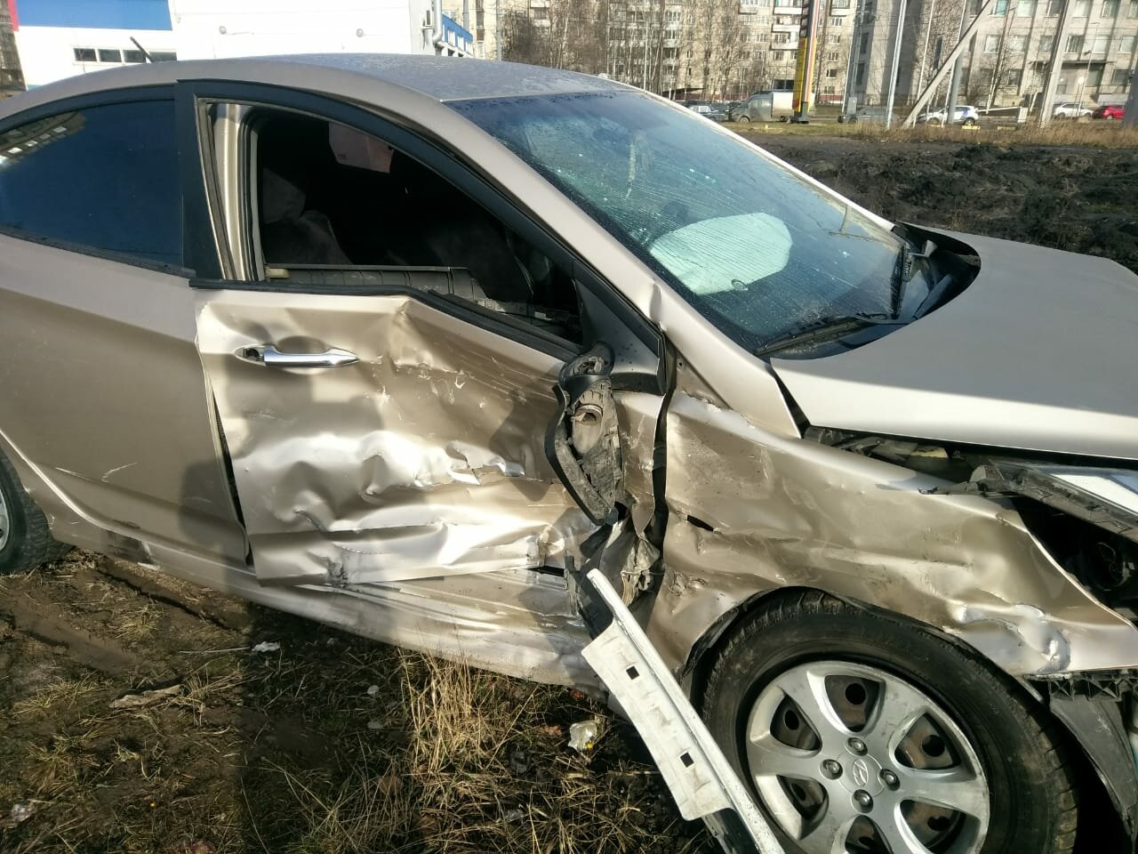 автомобиль, авто, авария шевроле круз серебристый, разбитый шевроле круз в бочину, авария хендай солярис