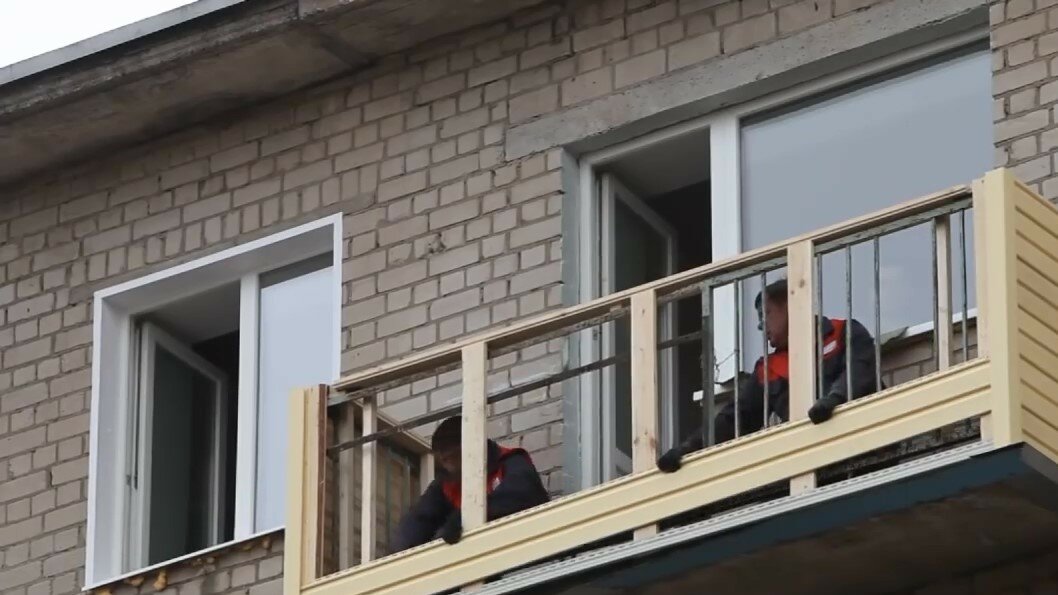 зашивка балкона сайдингом, обшивка балкона сайдингом, обрешетка балкона под сайдинг снаружи, обрешетка балкона снаружи, обшивка балкона сайдингом снаружи