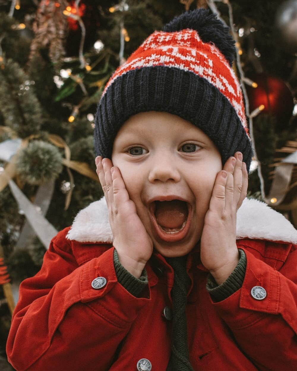 кевин один дома, один дома, маколей калкин один дома, кадр из фильма один дома 1, новогодние фильмы один дома