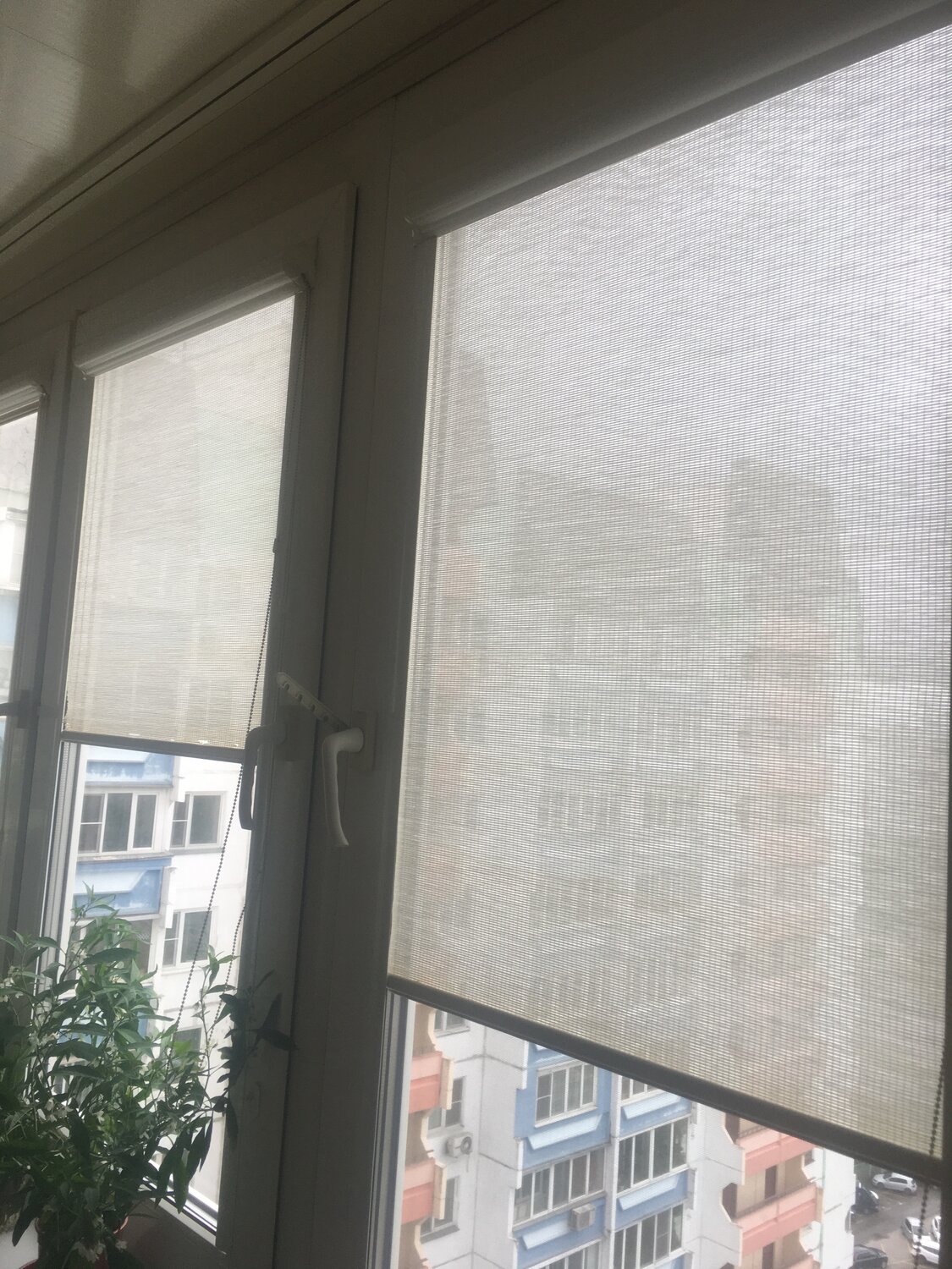 рулонные жалюзи на балкон, рулонные шторы, рулонные шторы на балкон, рулонные шторы на балконные окна, рулонные шторы скрин