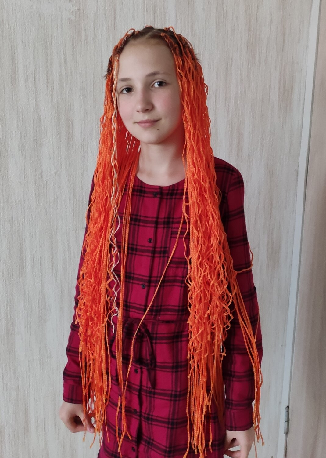 косички зизи разноцветные для детей, девочка, плетение афрокосичек бишкек, косички для девочек, плетение кос