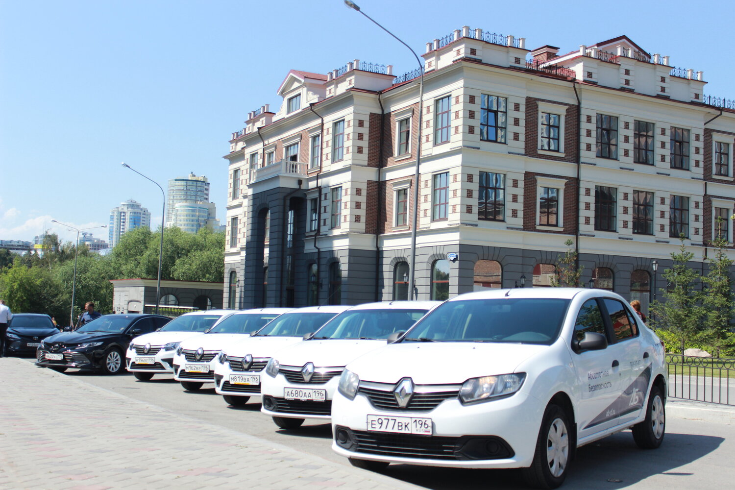 авто, автомобиль, здание, особняк, особняк рязанов екатеринбург