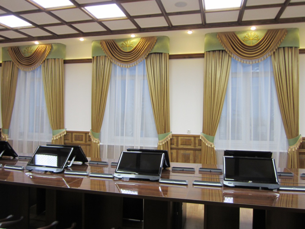 шторы в кабинет руководителя, шторы для конференц зала, шторы в кабинет, шторы для актового зала, шторы в актовый зал