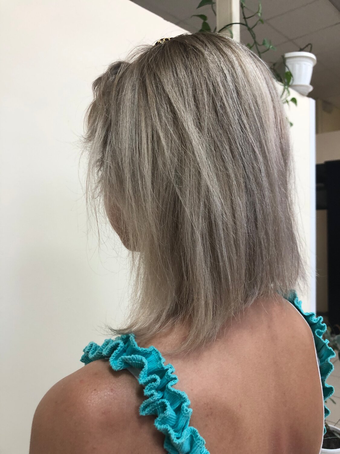стрижка, окрашивание волос, hair, блонд, пепельный блонд на короткой стрижке боб