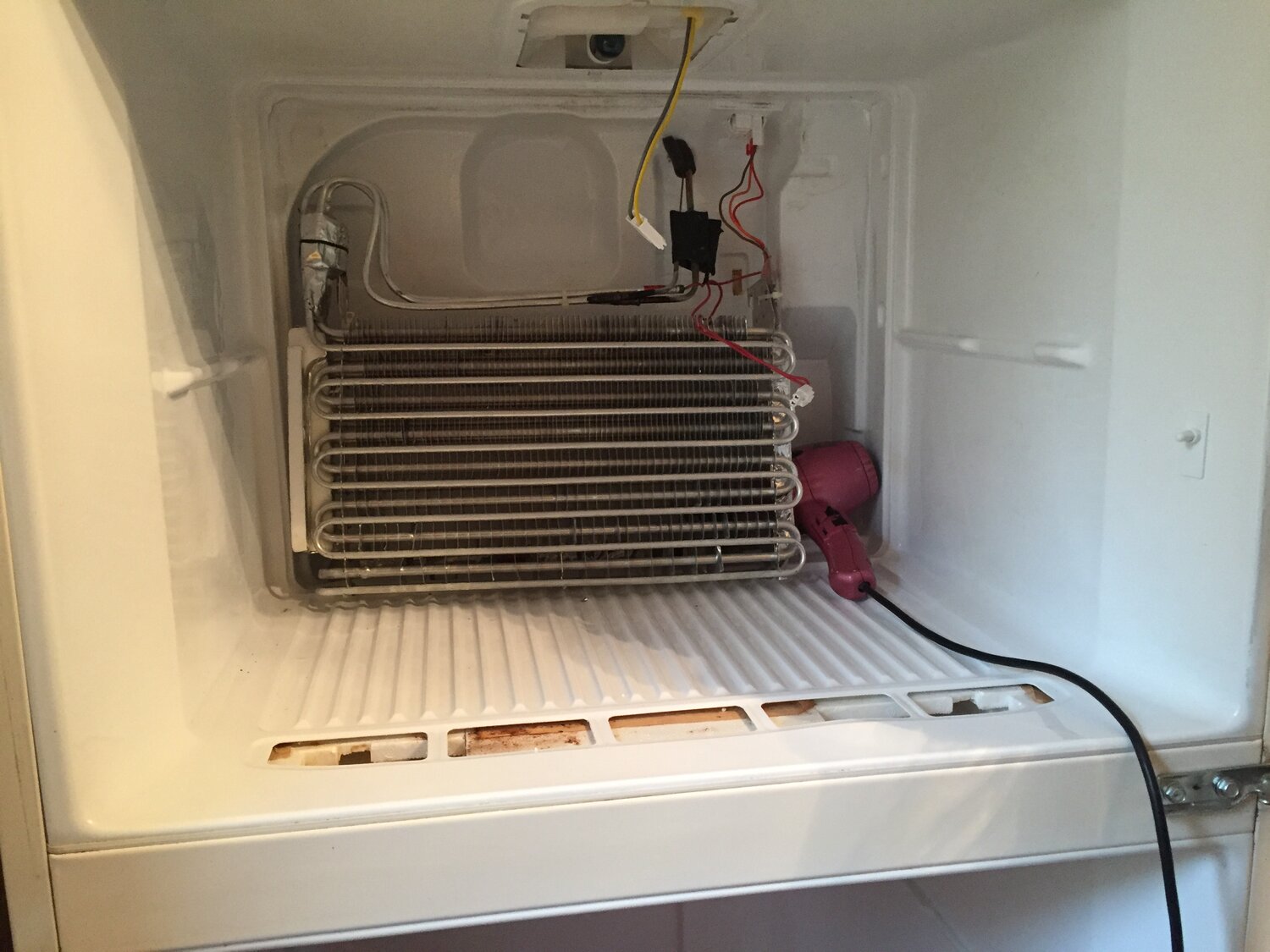 бытовая техника, холодильник, двухконтурный холодильник, техника, испаритель ноу фрост индезит