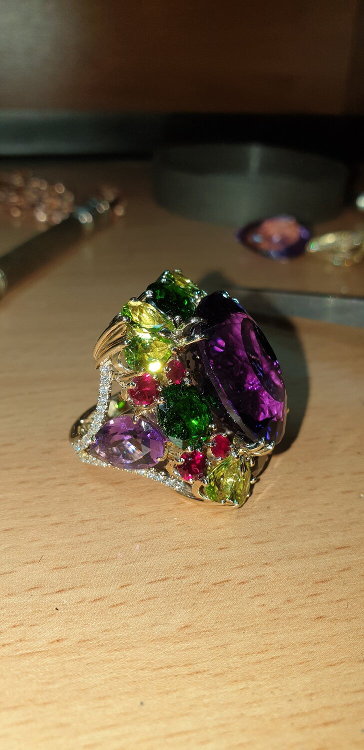 драгоценные камни, колец, кольцо c аметистами, бриллиантами и цаворитами (1, украшение, перстень кардинала с аметистом