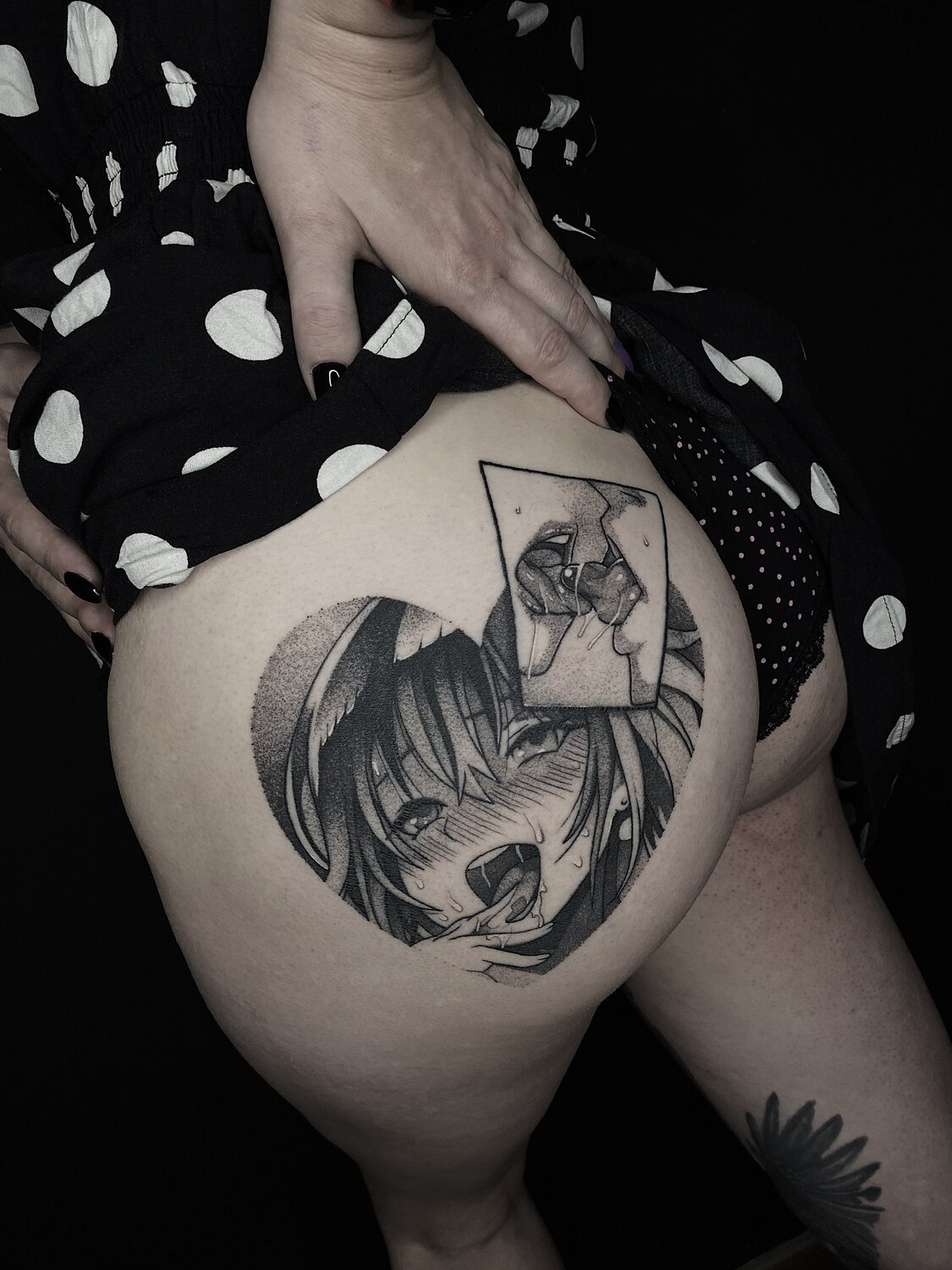 татуировка, наколки, tattoo, бэтмен тату на бедре, black tattoo