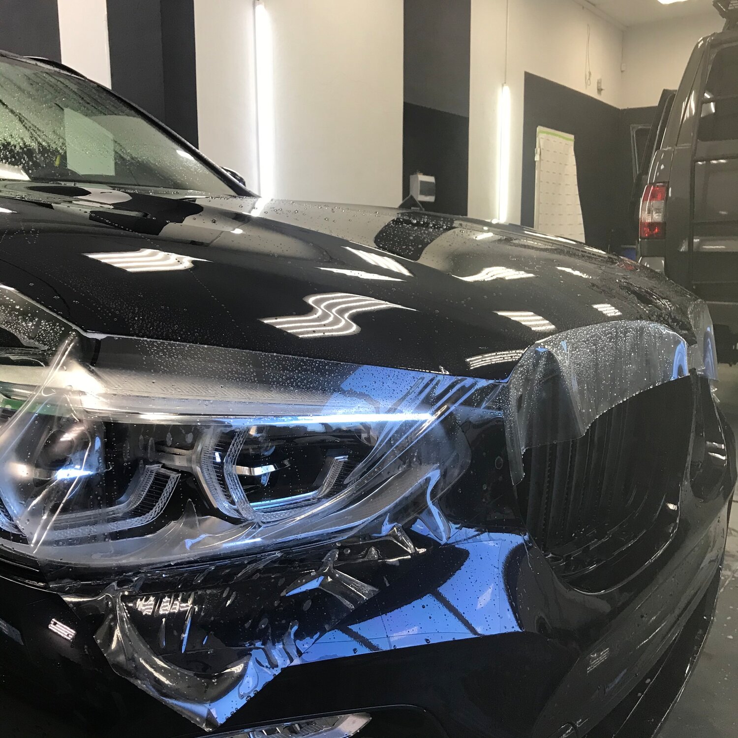 авто, автомобиль, полиуретановая пленка для автомобиля, черная полиуретановая пленка на авто, антигравийная пленка до и после
