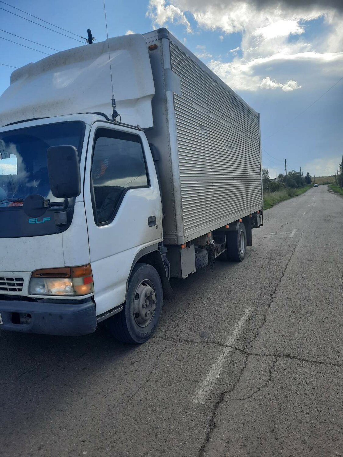 isuzu elf, митсубиси кантер до 3.5 тонн, ниссан атлас 2002, isuzu elf 5.2, грузовик