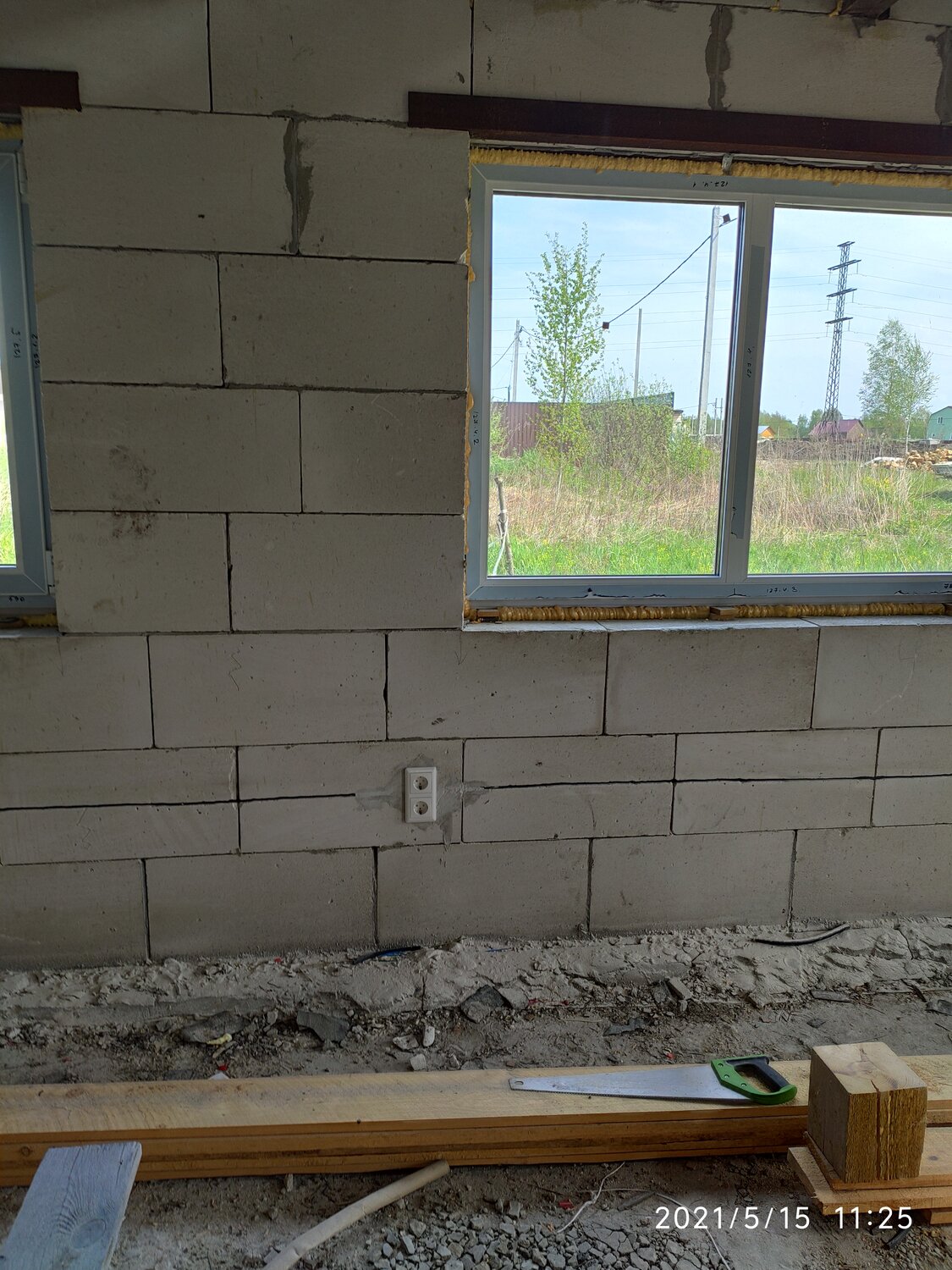 окна в доме из газобетона, четверть в газобетоне для окон, монтаж окон в частном доме, газобетон, окна