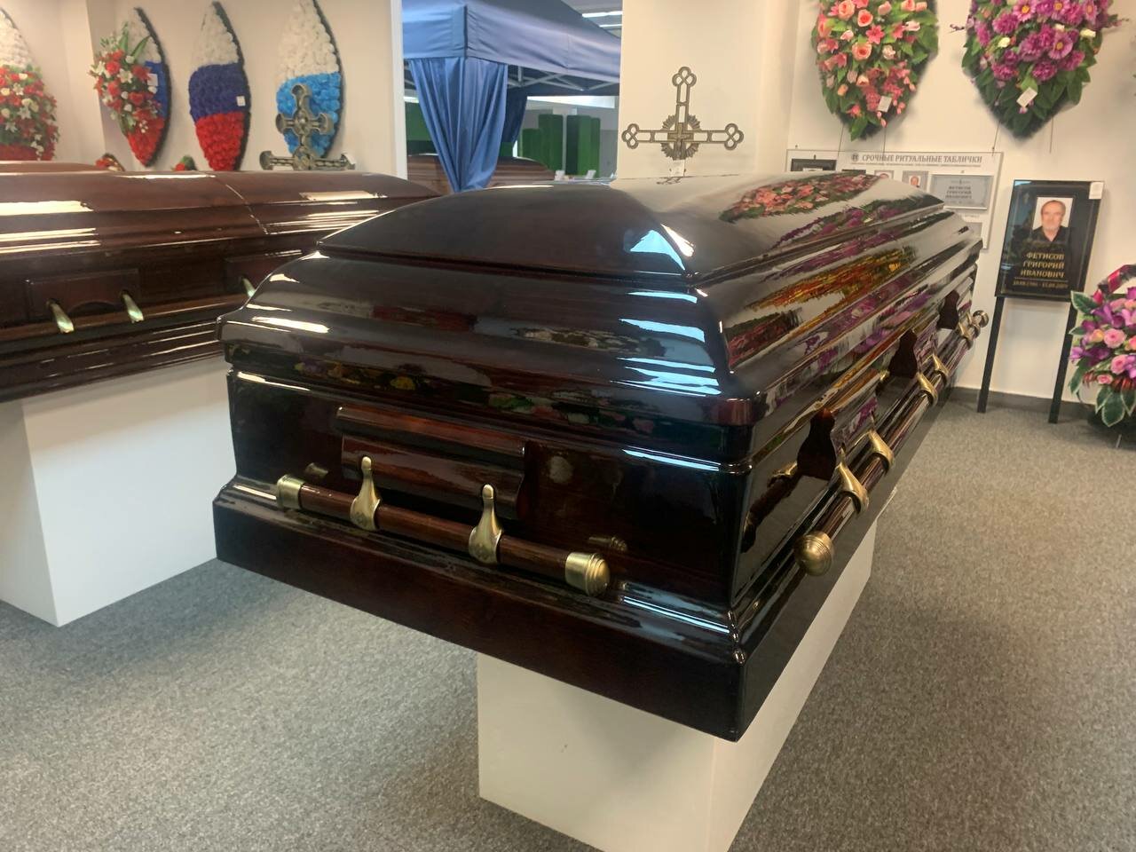 гроб, ритуальные услуги, дорогие гробы, гробы rip-130c, ритуальные товары
