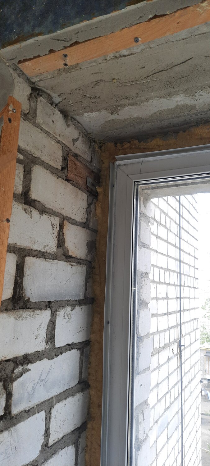 откосы окна в хрущевке, отделка откосов после установки окон, штукатурные откосы, оштукатуривание оконных откосов, откосы в хрущевке