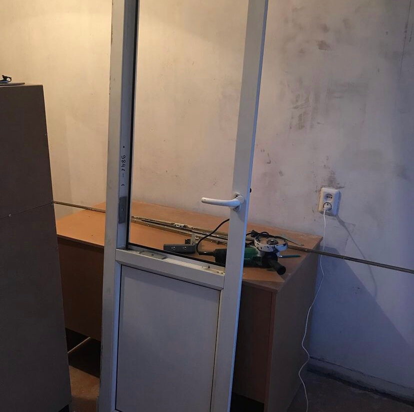 каркас перегородки из гипсокартона, перегородка из гипсокартона, перегородка из профиля, перегородка из гипсокартона с дверью, межкомнатная перегородка из профиля