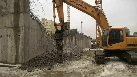 гидромолот на базе экскаватора, экскаватор hyundai r300lc, экскаватор-разрушитель с гидроножницами, демонтаж бетона, гидромолот для экскаватора