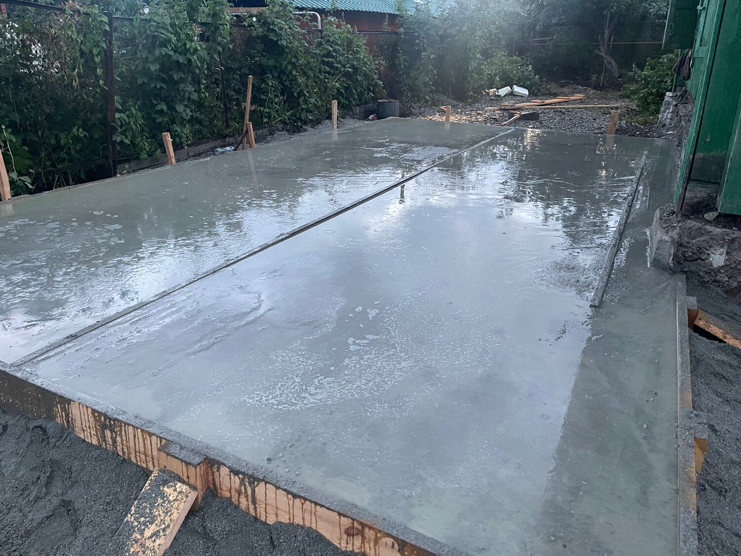 заливка бетона, заливка террасы бетоном, бетонная площадка, бетонные работы, бетонирование двора