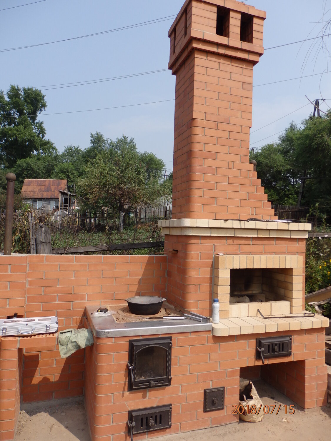 уличные комплексы барбекю из кирпича 3м, барбекю с плитой из кирпича, мангал из кирпича, угловой мангал из кирпича, мангальные комплексы из кирпича