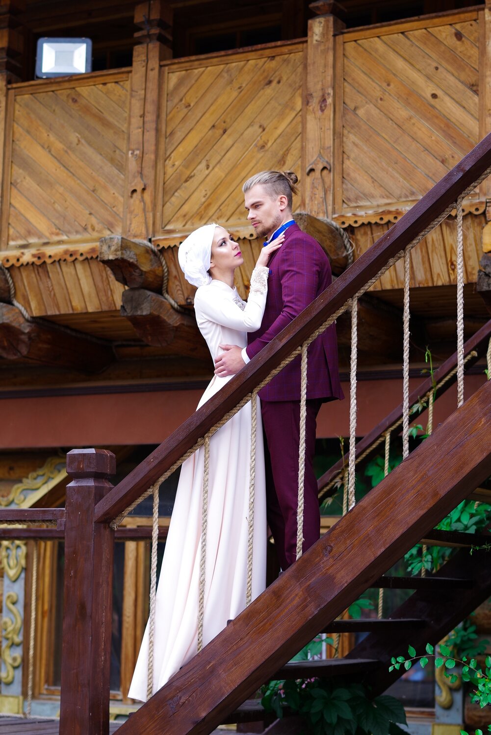 свадьба, свадебный, жених невесты, жених, фотосессия молодоженов на лестнице