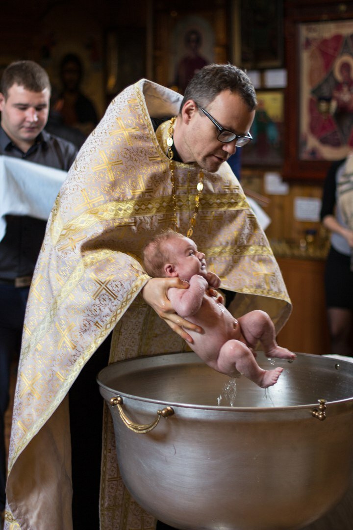 крещение ребенка, крестины, таинство крещения, таинство крещения михаила, святое крещение