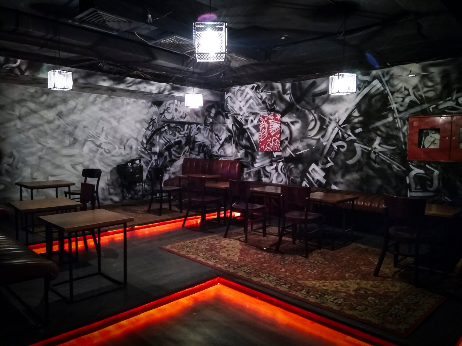 lets rock бар кузнецкий мост, рок бар минск, брутальный бар, рок бар на покровке, интерьер
