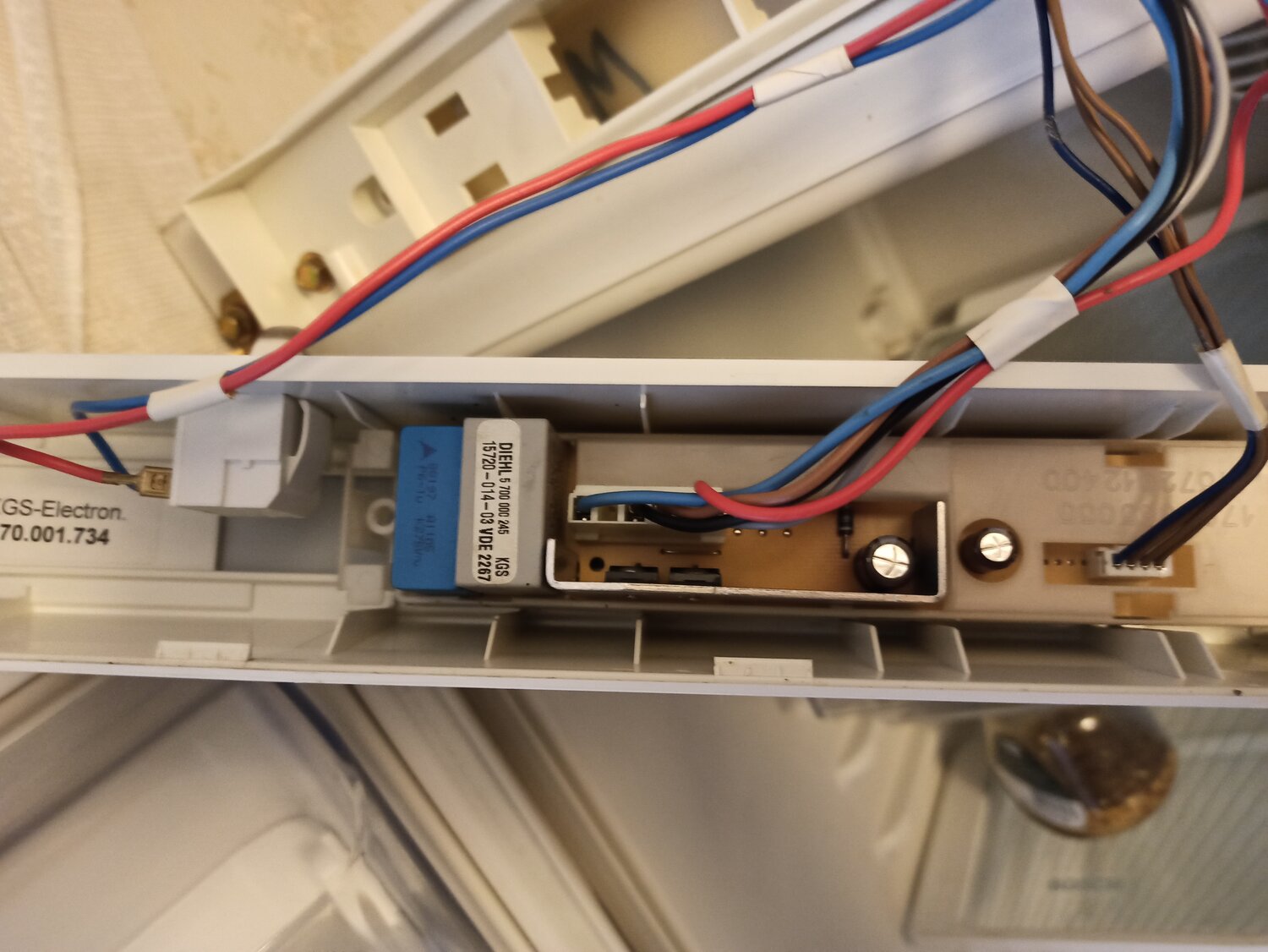 датчик испарителя холодильной камеры bosch kgv 3604, провода терморегулятора морозильника, холодильник бош двухкамерный ноу фрост неисправности, холодильник бош двухкамерный ноу фрост плата управления, бытовая техника