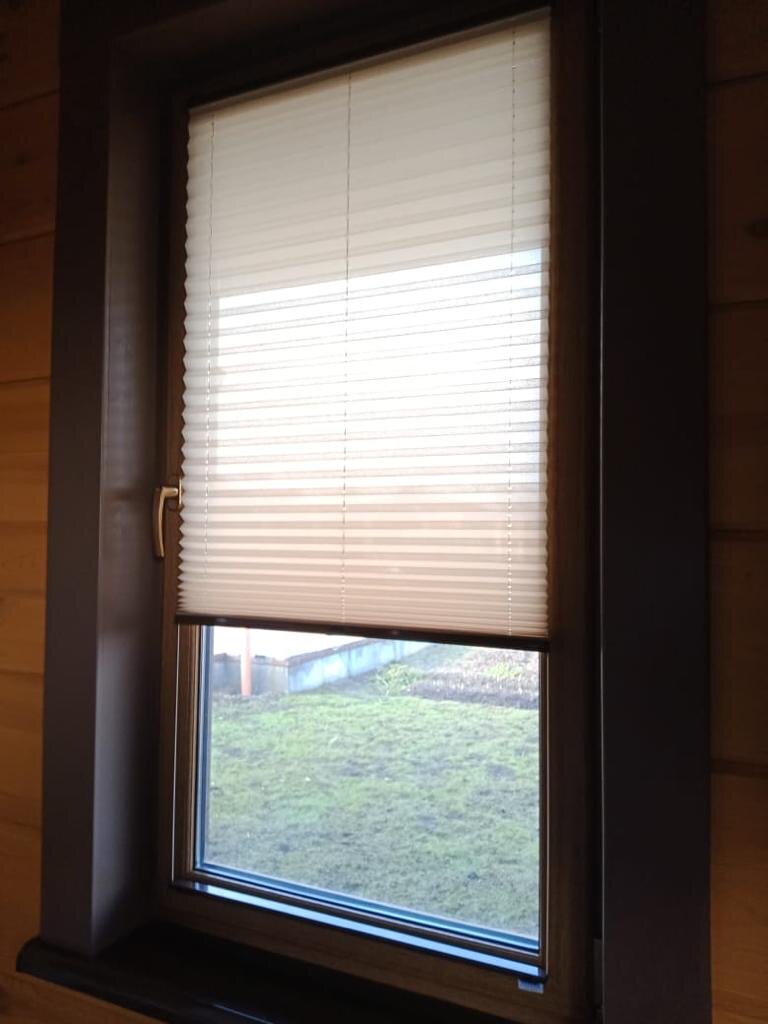 жалюзи плиссе, шторы плиссе на деревянные окна, плиссе на окна, плиссе жалюзи дуэт, жалюзи