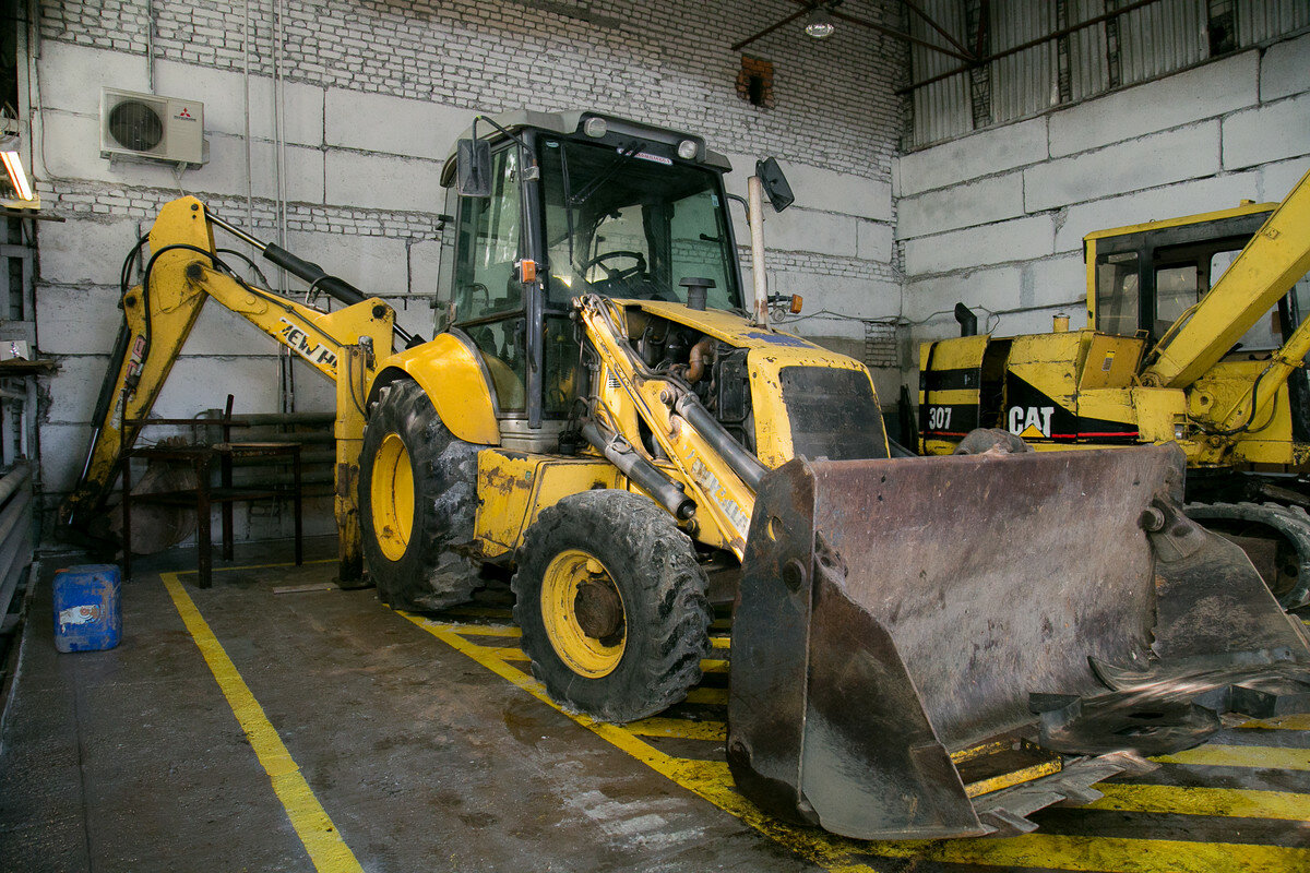 трактор погрузчик джисиби, погрузчик-экскаватор jcb. 1998, экскаватор погрузчик jcb, экскаватор-погрузчик komatsu wb93, погрузчик jcb