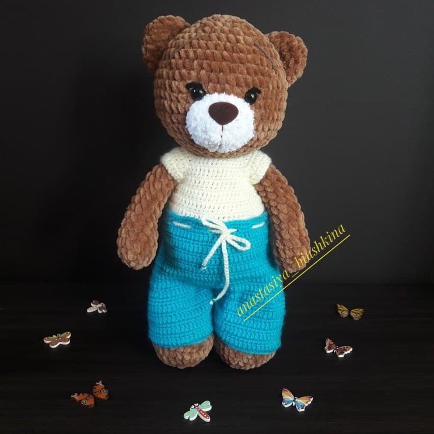 вязаная игрушка мишка, игрушка, мягкая игрушка, комбез для мишки крючком, мишка в коробке вязаный