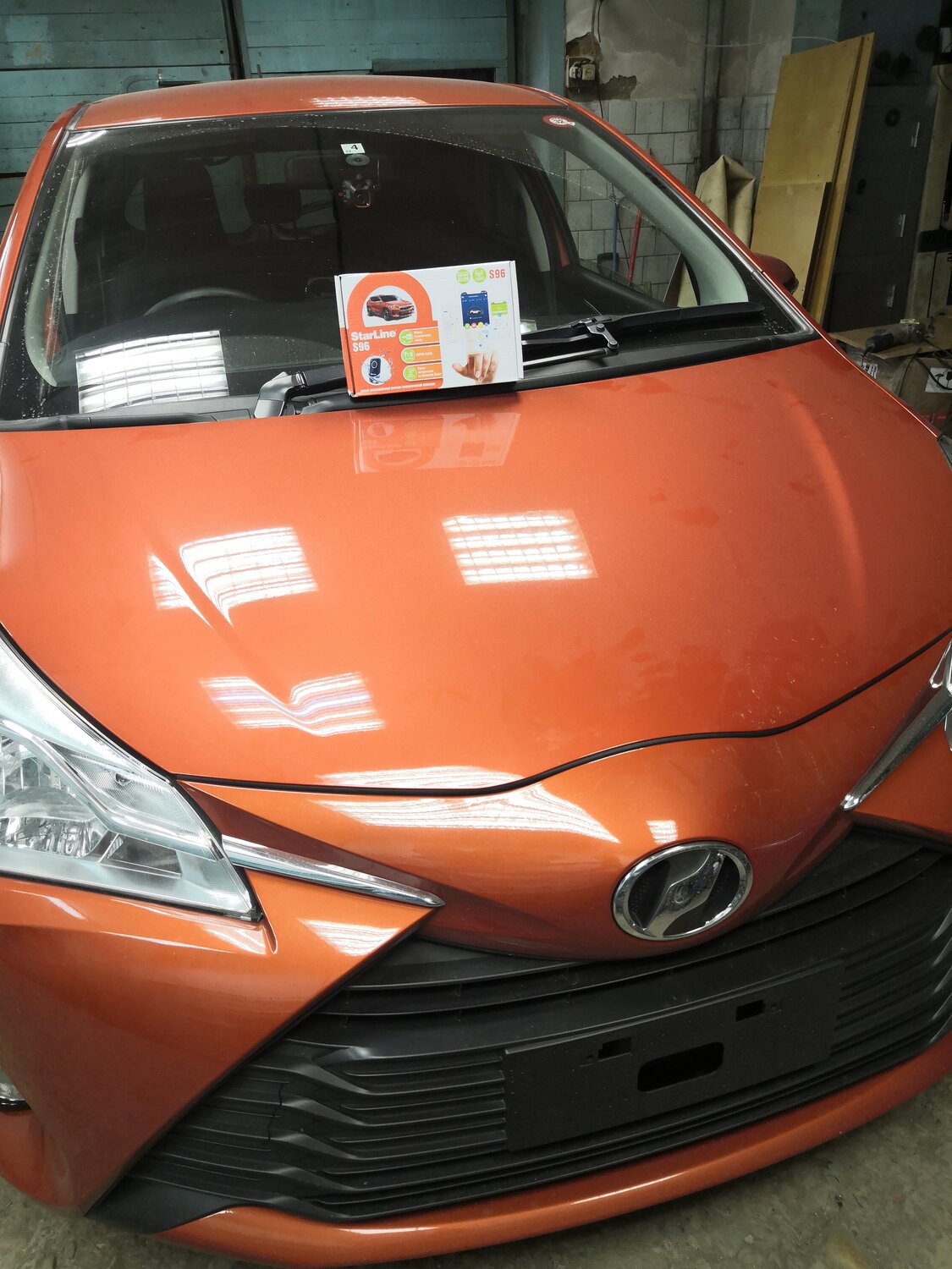автомобиль, авто, тойота гибрид 2018, каптюр с черным капотом, toyota