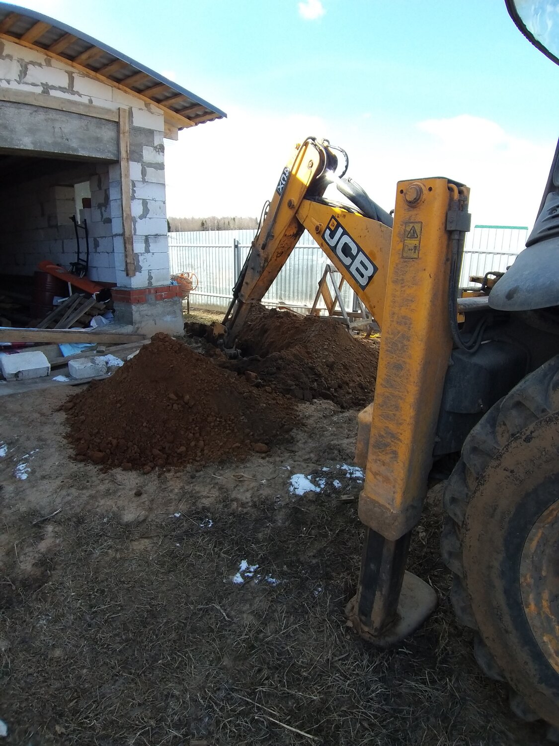 jsb экскаватор 190, экскаватор-погрузчик jcb 3cx копает, гидробур 530 lider ra-7 на экскаватор new holland b115b, мтз экскаватор котлован, техника
