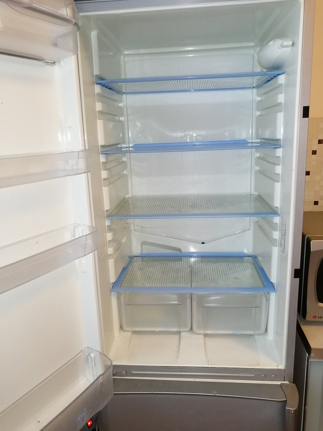 indesit, холодильник индезит c138nfg, холодильник индезит c132g.016, холодильник, холодильник indesit ra326