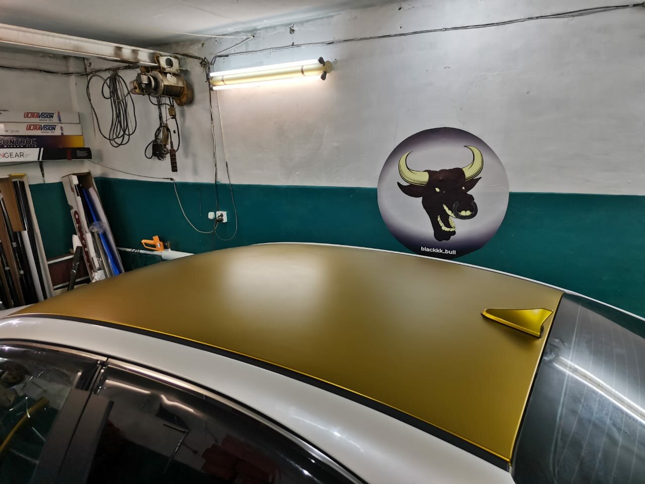 авто, автомобиль, покраска крыши авто в черный, пленка на крышу автомобиля своими руками, карбон тонировок на авто