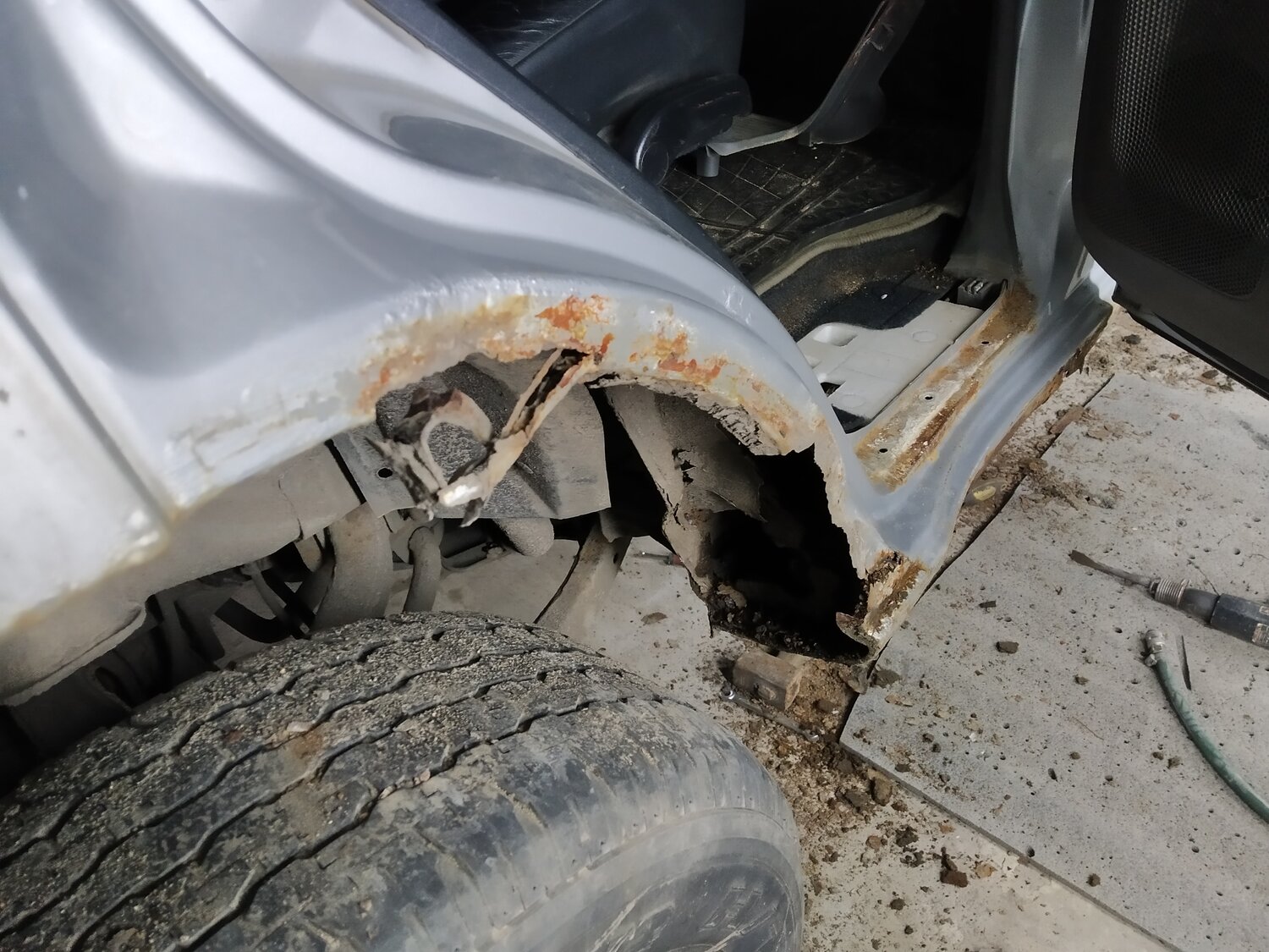 гниют арки cr-v rd1, гнилые арки уаз патриот, гнилые арки марк, соренто задняя арка гнилая, переварка задней арки ваз 2115