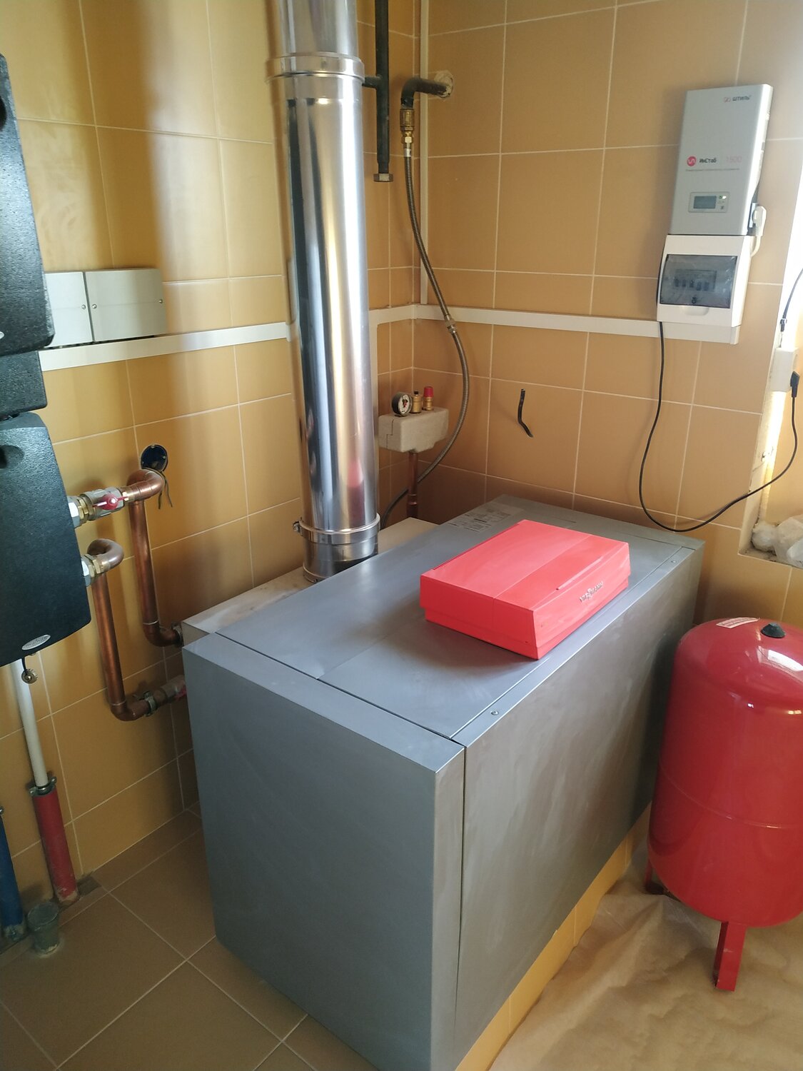 котельная в доме, котел газовый висман напольный газовый обвязка котельной, котельная в частном доме, котельная для частного дома, монтаж котельной