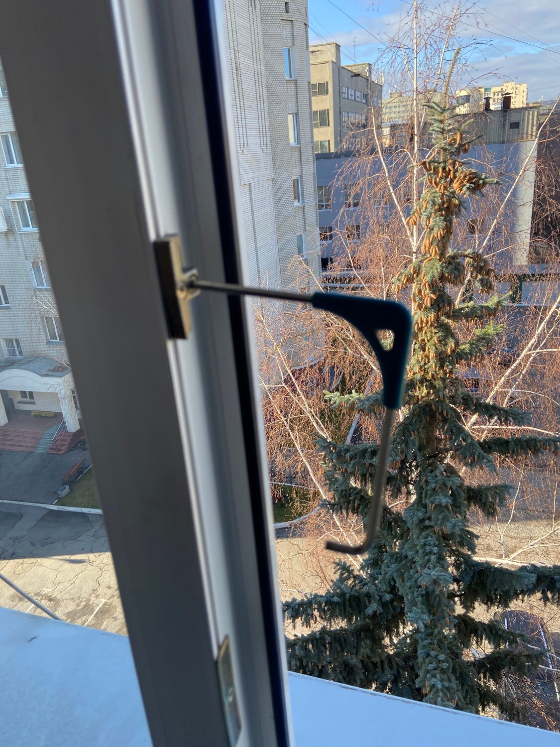 окно, окно балкон, пластиковые окна балкон, упали с балкона, окно в квартире